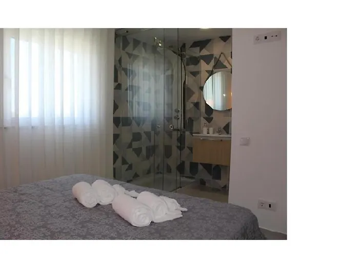 Quinta Dos Crastos Pool House Guest house Porches (Algarve)